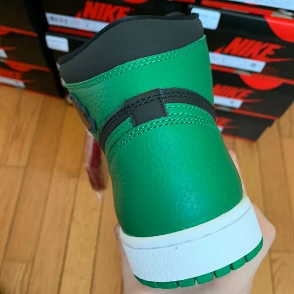 PineGreenXRetro1s - Picture 3 of 5